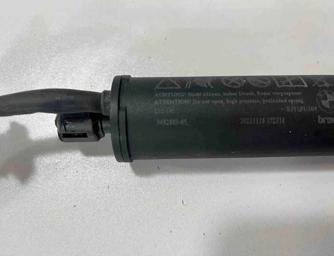 BMW X7 G07 (2018-2024) Газов амортисьор на задната врата отляво 9482803 32396892