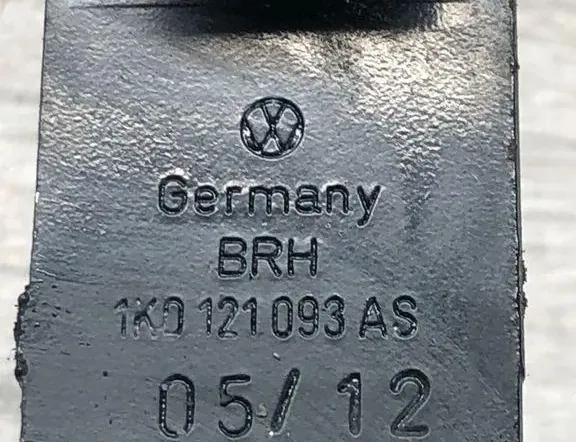 VOLKSWAGEN Golf Plus 2 generation (2009-2014) Други части на двигателното отделение 1K0121093AS 34991018