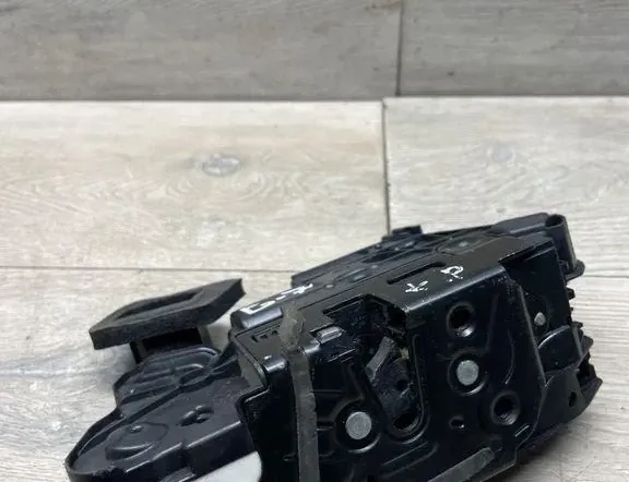 VOLKSWAGEN Golf 7 generation (2012-2024) Заключване на предната лява врата 5K1837015D 34994618