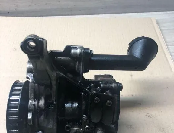 VOLKSWAGEN Passat B8 (2014-2023) Маслена помпа 110732,030217,04L145208K 34994427