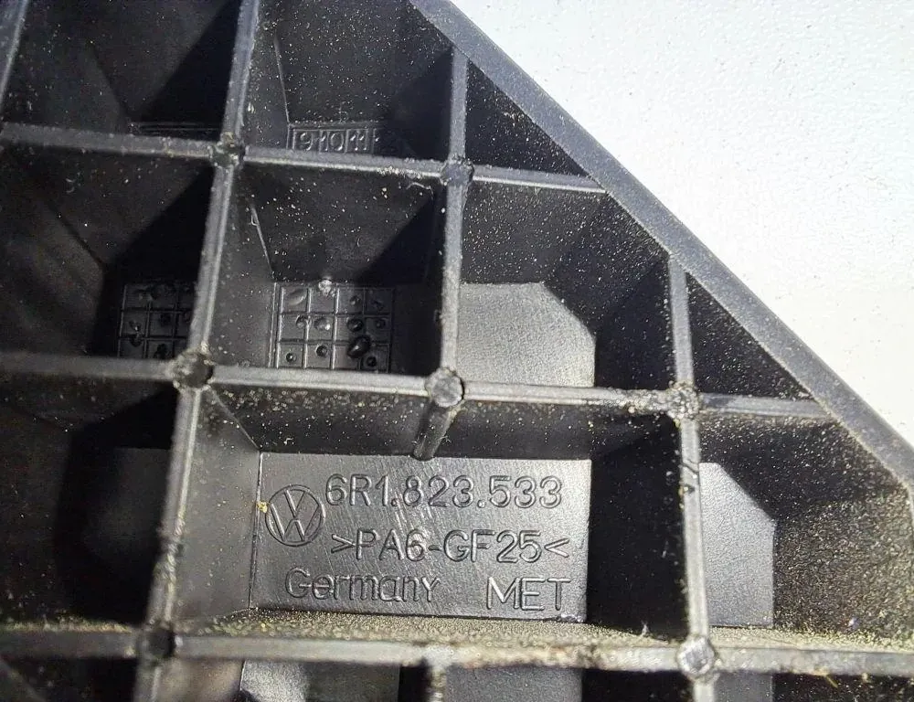 SKODA Octavia 3 generation (2013-2020) Дръжка за освобождаване на капака 6R1823533 34996947