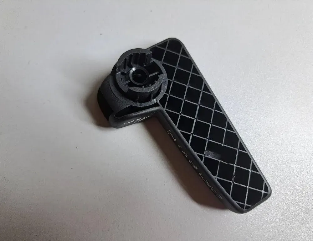 SKODA Octavia 3 generation (2013-2020) Дръжка за освобождаване на капака 6R1823533 34996947