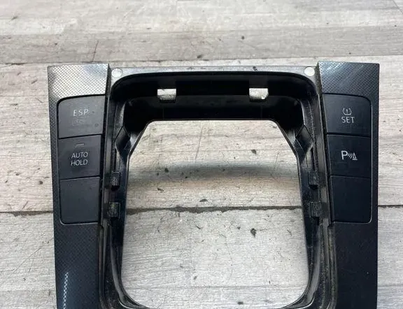 VOLKSWAGEN Passat B6 (2005-2010) Пластмасова облицовка на нивото на превключване на скоростите 3C0864263 34977478