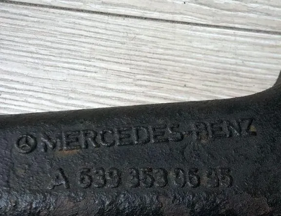 MERCEDES-BENZ Vito W639 (2003-2015) Скоба на заден диференциал A6393530695 34996846