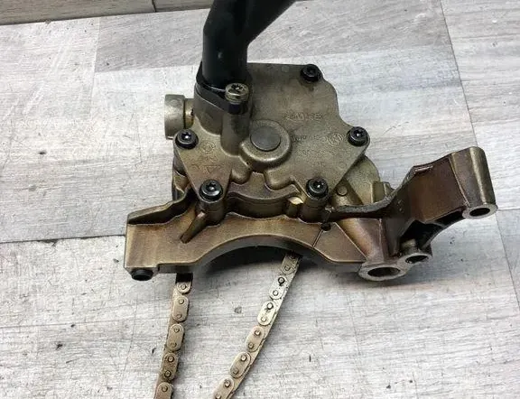 VOLKSWAGEN Tiguan 1 generation (2007-2017) Маслена помпа 03C105AG 34993435