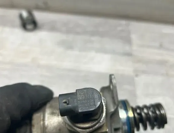 AUDI Q5 8R (2008-2017) Горивна помпа 06J127025G 34995478