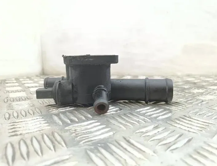 VOLKSWAGEN Caddy 3 generation (2004-2015) Тръба за маркуч за охлаждаща течност 038121132 25053976