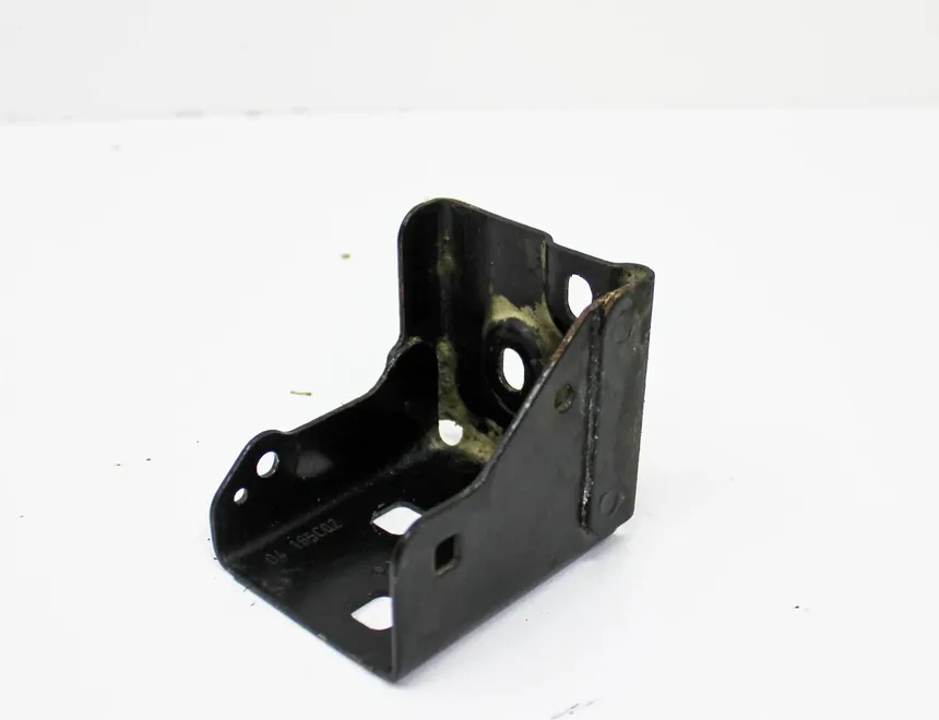 MERCEDES-BENZ C-Class W205/S205/C205 (2014-2023) Държач за радиатор A2056261400 25009591