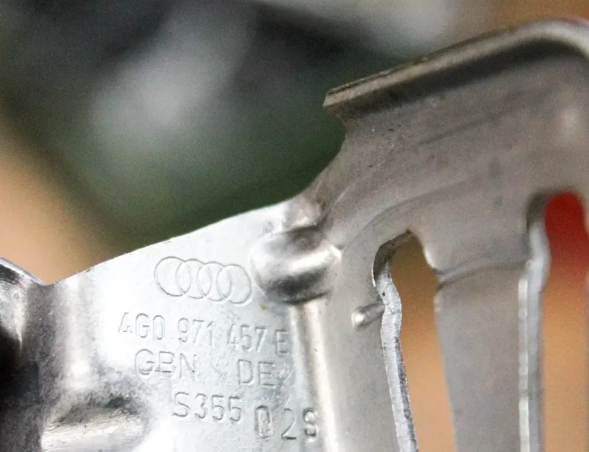 AUDI A6 C7/4G (2010-2020) Други части на двигателното отделение 4G0971457E 2581672