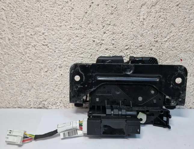 BMW X3 F25 (2010-2017) Примка за заключване на вратата за зареждане/ударник на куката 912935110 34997887