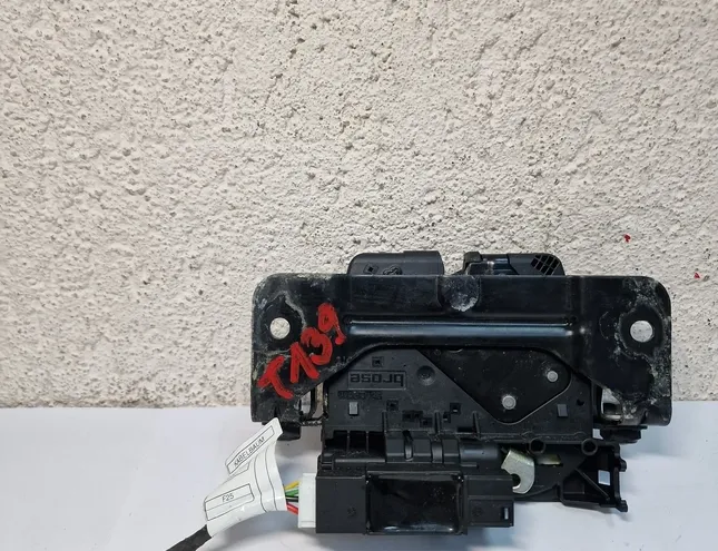 BMW X3 F25 (2010-2017) Примка за заключване на вратата за зареждане/ударник на куката 912935110 34997887