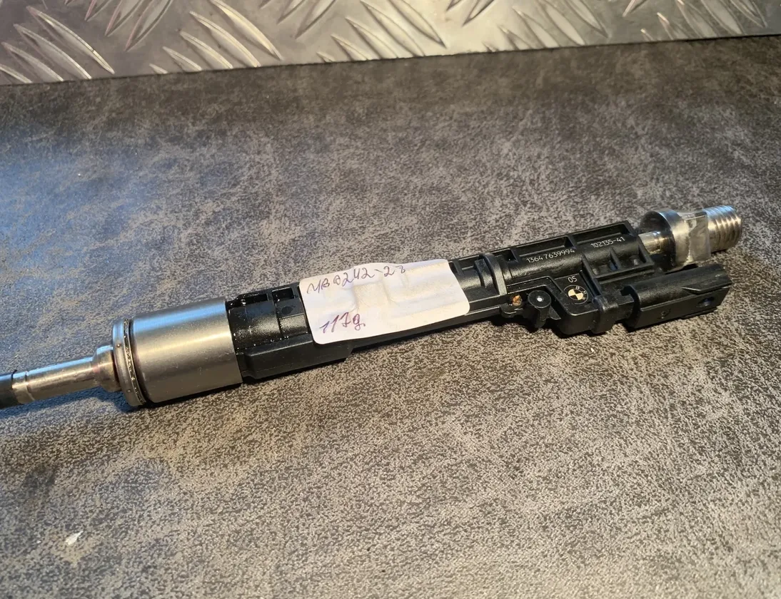 BMW 5 Series F10/F11 (2009-2017) Горивен инжектор 7639994 25794309