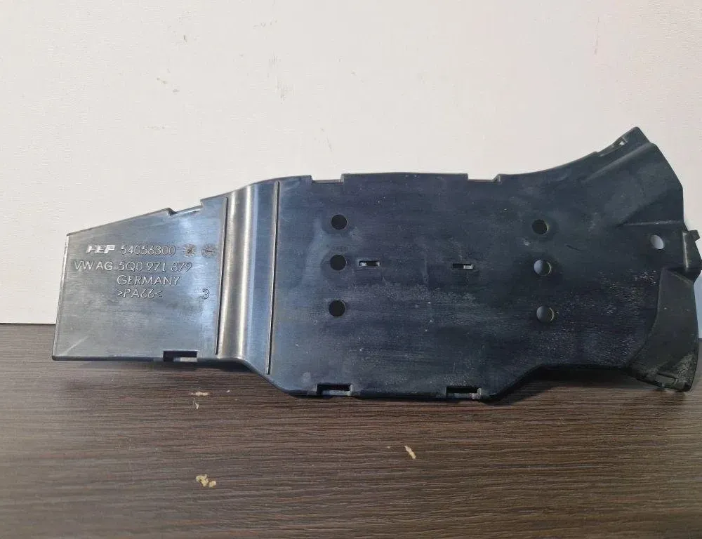 SKODA Octavia 3 generation (2013-2020) Други части на двигателното отделение 5Q0971879 31629073