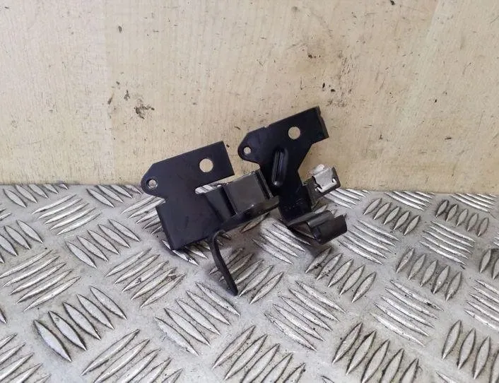 SKODA Octavia 3 generation (2013-2020) Други части на двигателното отделение 04L131552T 26169371