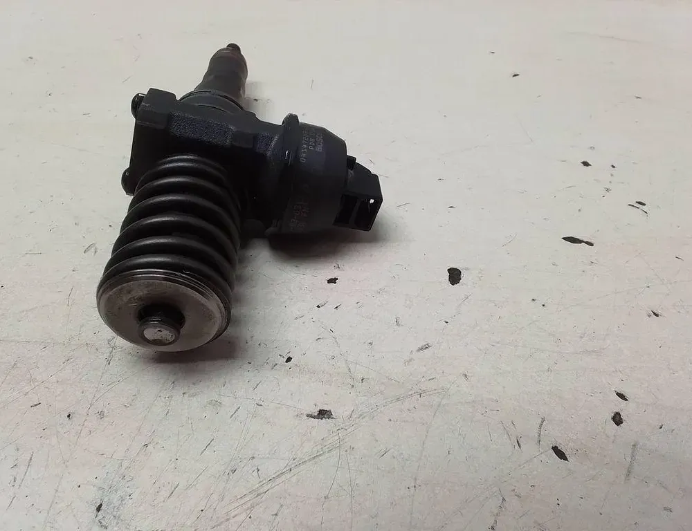 VOLKSWAGEN Caddy 3 generation (2004-2015) Горивен инжектор 038130073AG 34184425