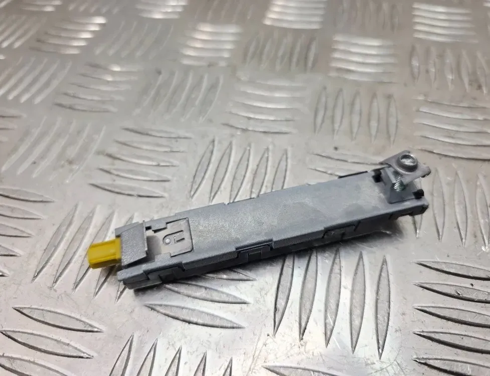 VOLKSWAGEN Golf 7 generation (2012-2024) Антенен усилвател с капак на багажника 5G6035577 34747371