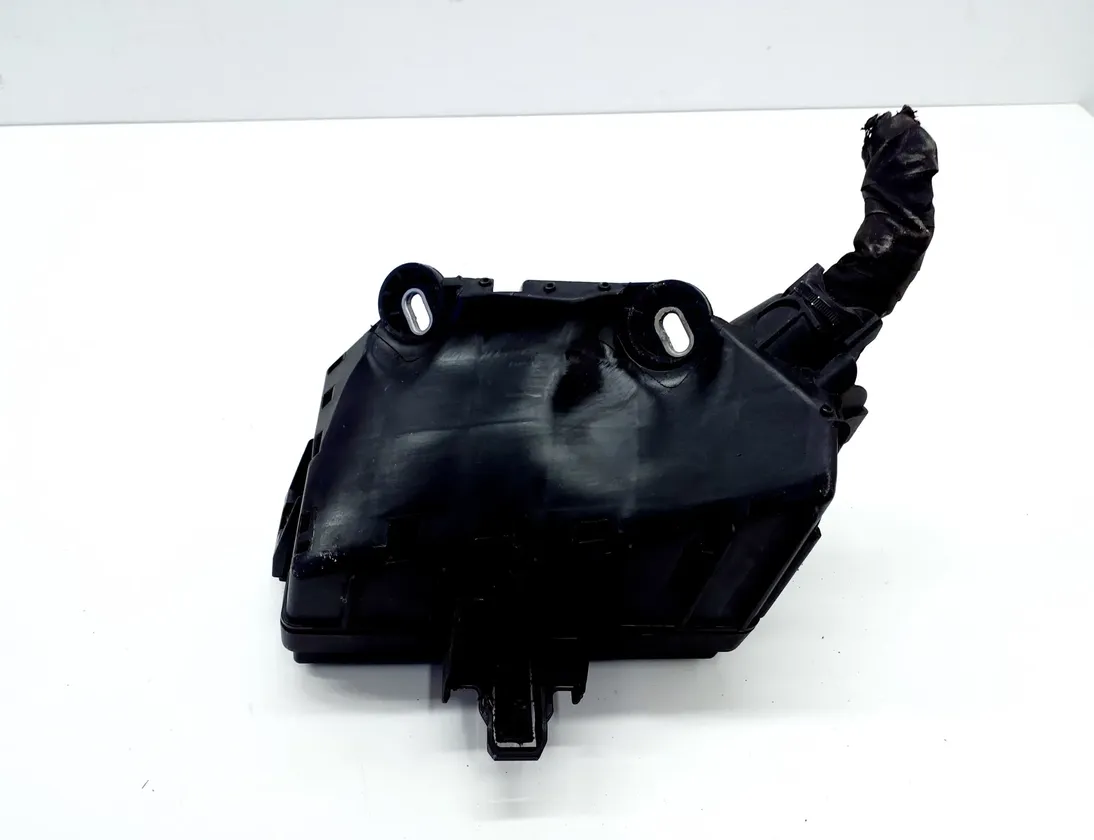 VOLKSWAGEN Passat B8 (2014-2023) Табло за бушони 5Q0907361D,5Q0937132B 33048354