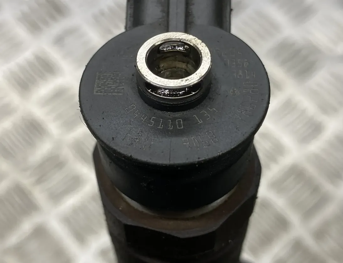 VOLKSWAGEN Polo 3 generation (1994-2002) Горивен инжектор 0445110135 21761854