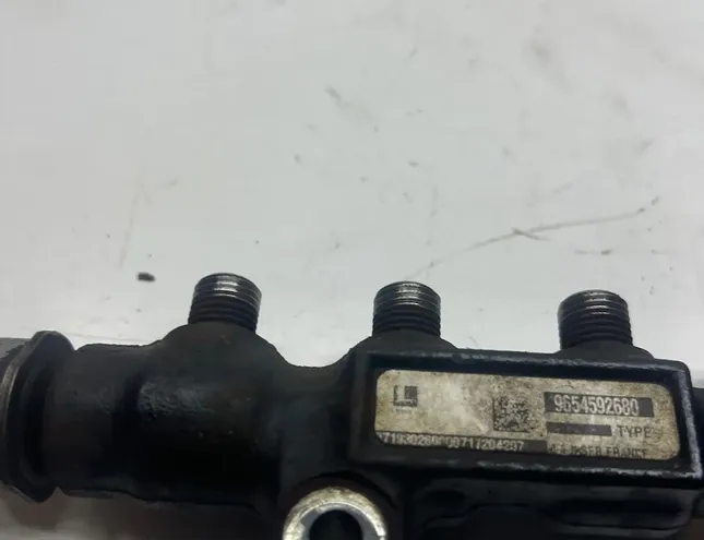 CITROËN Berlingo 1 generation (1996-2012) Горивна релса 9654592680 34997625