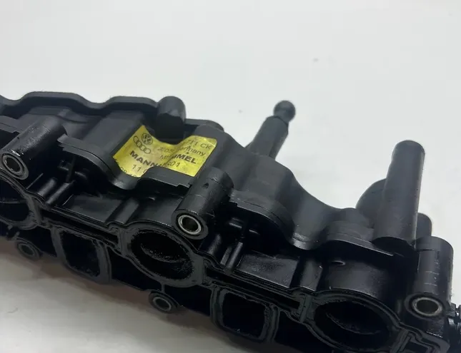 AUDI A6 C6/4F (2004-2011) Всмукателен колектор 059129711CK 34995796