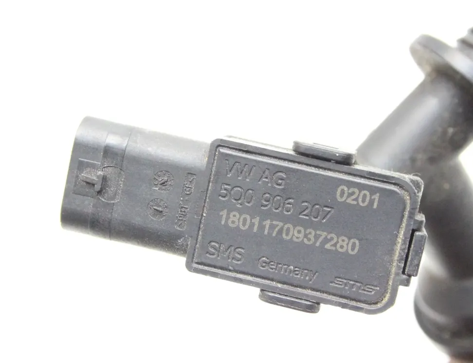 AUDI A6 C7/4G (2010-2020) Вакуумна тръба 5Q0906207 24555619