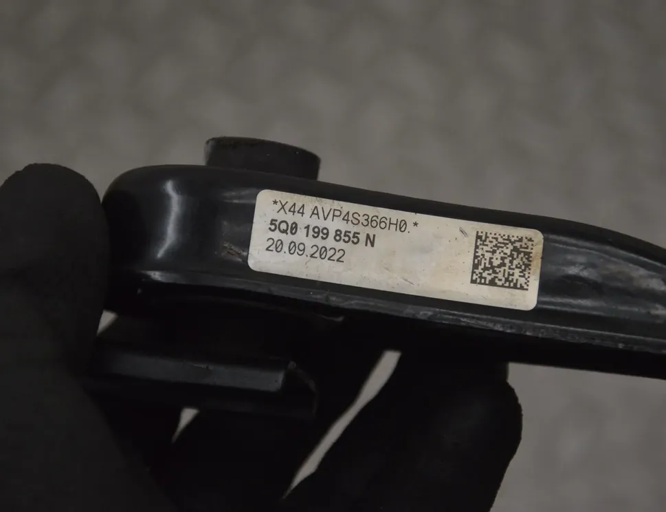 VOLKSWAGEN T-Roc 1 generation (2017-2024) Монтаж на двигателя отзад 5Q0199855N 20805942