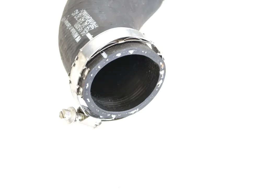 AUDI A3 8P (2003-2013) Ляв маркуч на интеркулера 04L145828B 3702653