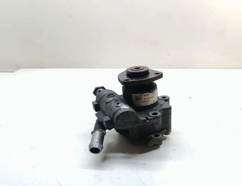 BMW X1 E84 (2009-2015) Помпа на сервоуправление 6780459 33667428