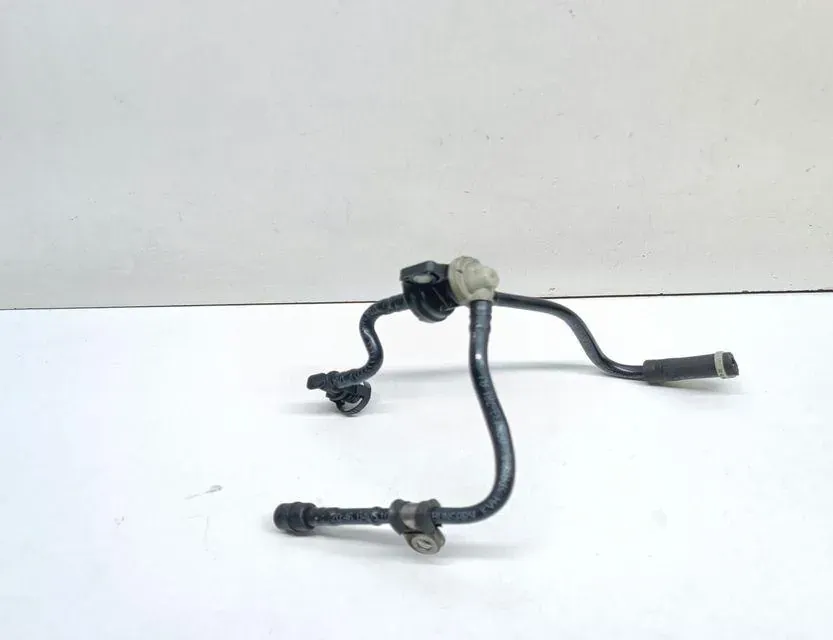 AUDI A4 B9/8W (2015-2024) Вакуумна тръба 33678354