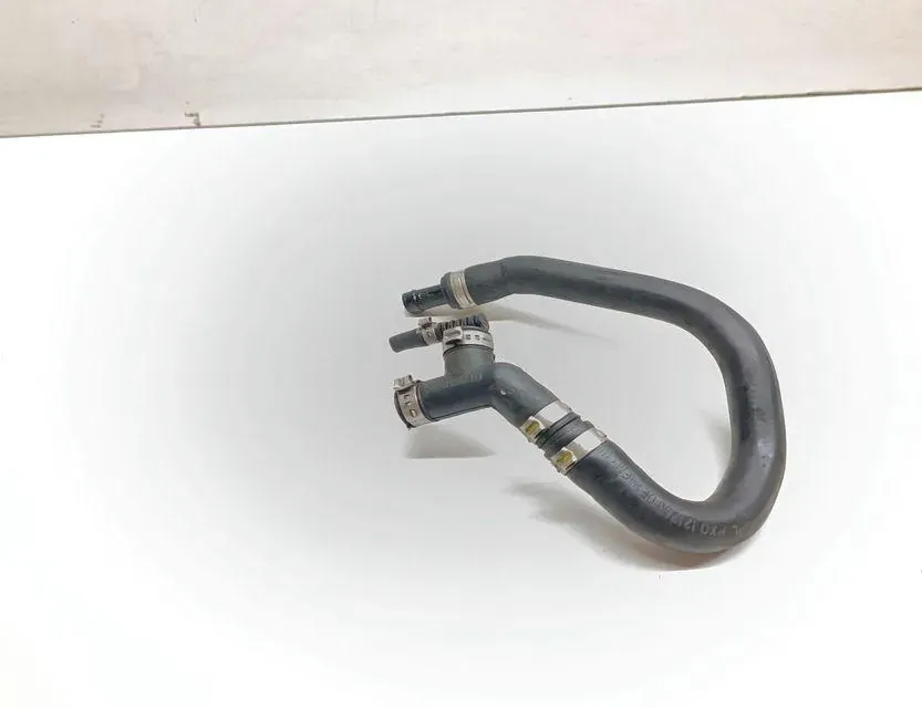 AUDI A4 B9/8W (2015-2024) Вакуумна тръба 8K0611939D 33678364