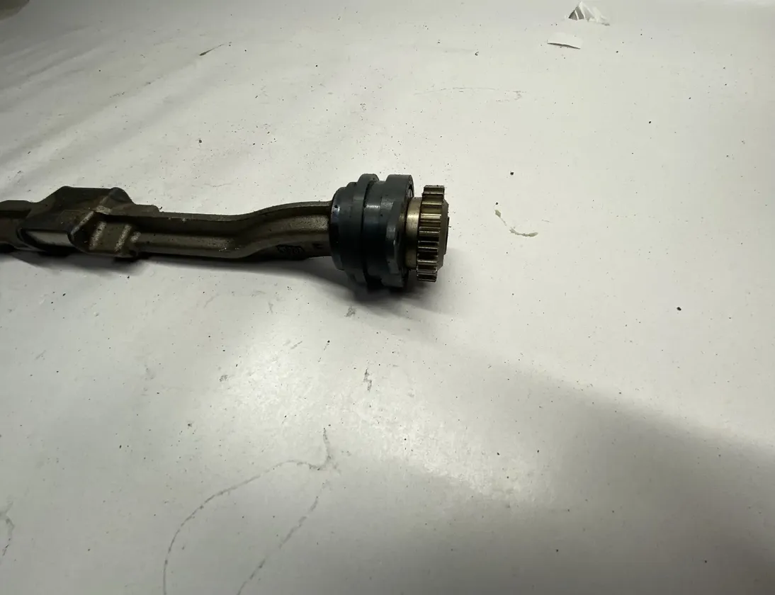 AUDI A4 B9/8W (2015-2024) Допълнителни вътрешни части на двигателя 06K103295L,160065,0512160065 15290363