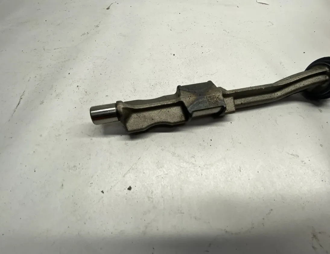 AUDI A4 B9/8W (2015-2024) Допълнителни вътрешни части на двигателя 06K103295L,160065,0512160065 15290363