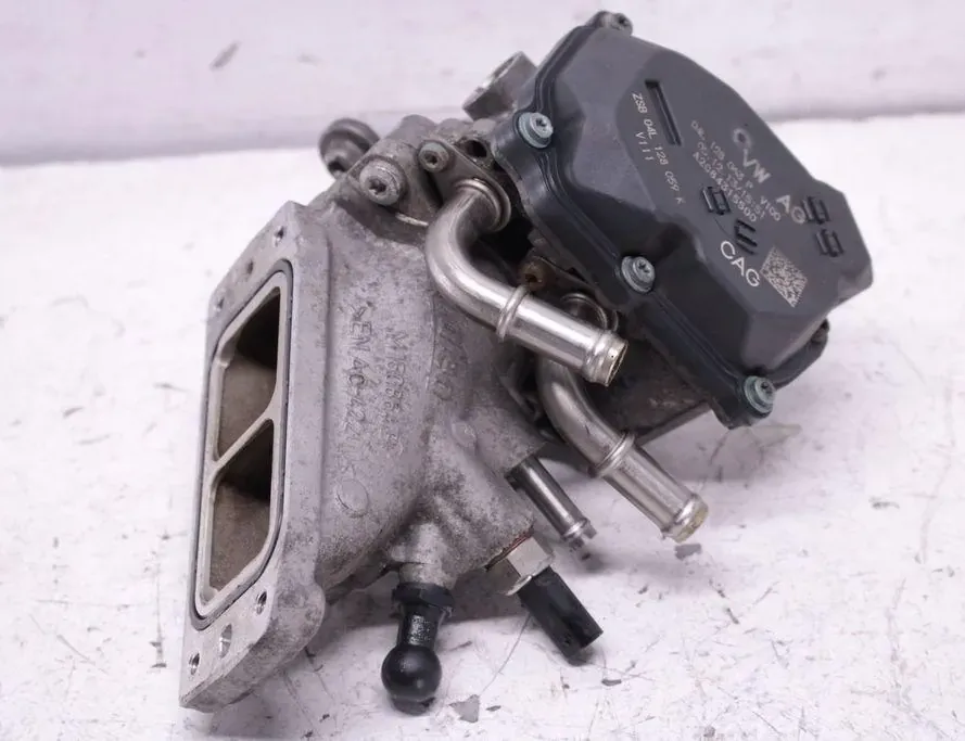 VOLKSWAGEN Golf 8 generation (2019-2023) Корпус на дросела 04L128063P 33283092