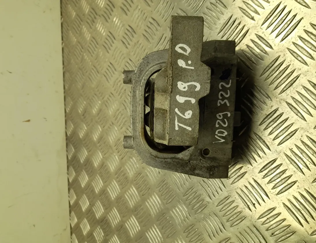 SKODA Octavia 3 generation (2013-2020) Други части на двигателното отделение 5Q0199262DF 23491192