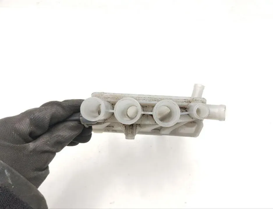 PORSCHE Taycan 1 generation (2019-2023) Резервоар за разширителен резервоар за охлаждаща течност 9J1121187D 28598622