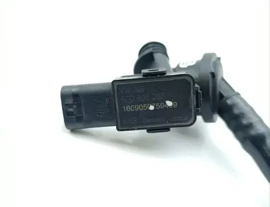 BENTLEY Bentayga 1 generation (2015-2024) Маркуч за обезвъздушаване 4M1611931E,5Q0906207 33687460