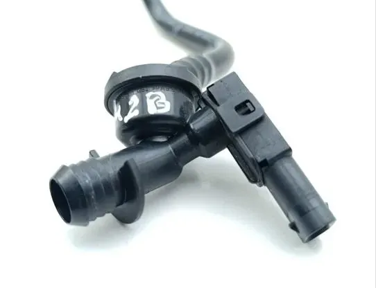 BENTLEY Bentayga 1 generation (2015-2024) Маркуч за обезвъздушаване 4M1611931E,5Q0906207 33687460