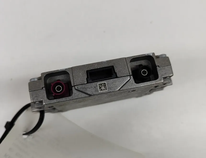 AUDI Q5 FY (2016-2024) Антенен усилвател с капак на багажника 10R-058286,4N0035456 22787863