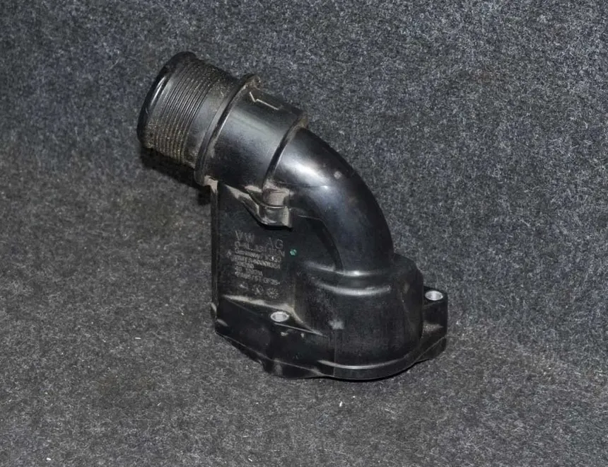 AUDI A4 allroad B8 (2009-2015) Други части на двигателното отделение 04L131111N 2499437