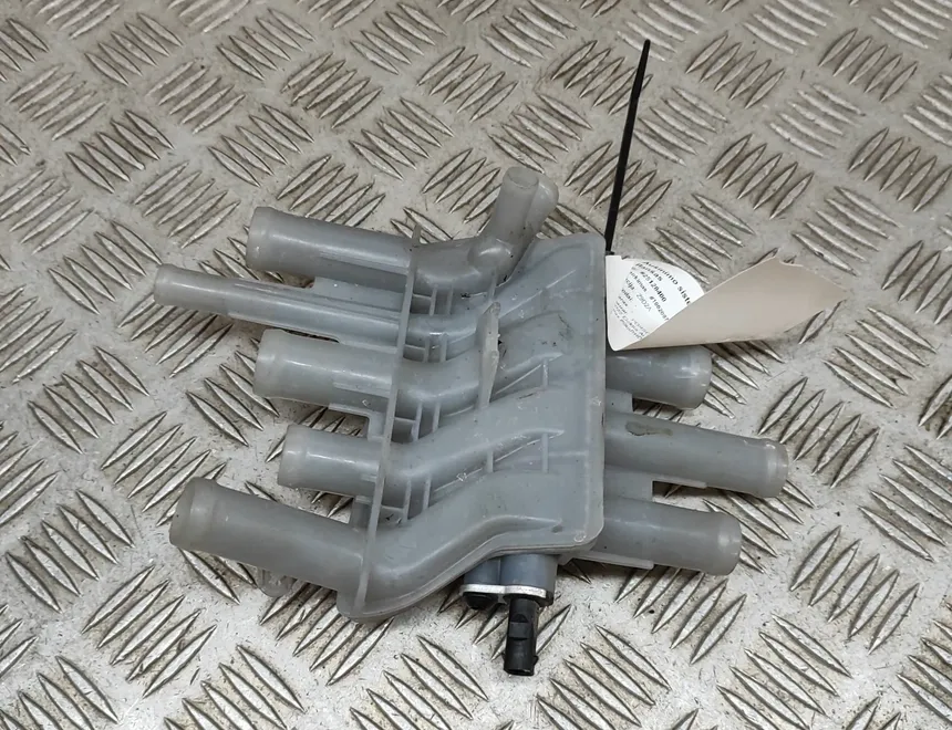 PORSCHE Taycan 1 generation (2019-2023) Фланец на охладителната система 9J1.121.187.D,9J1121187D 25128400