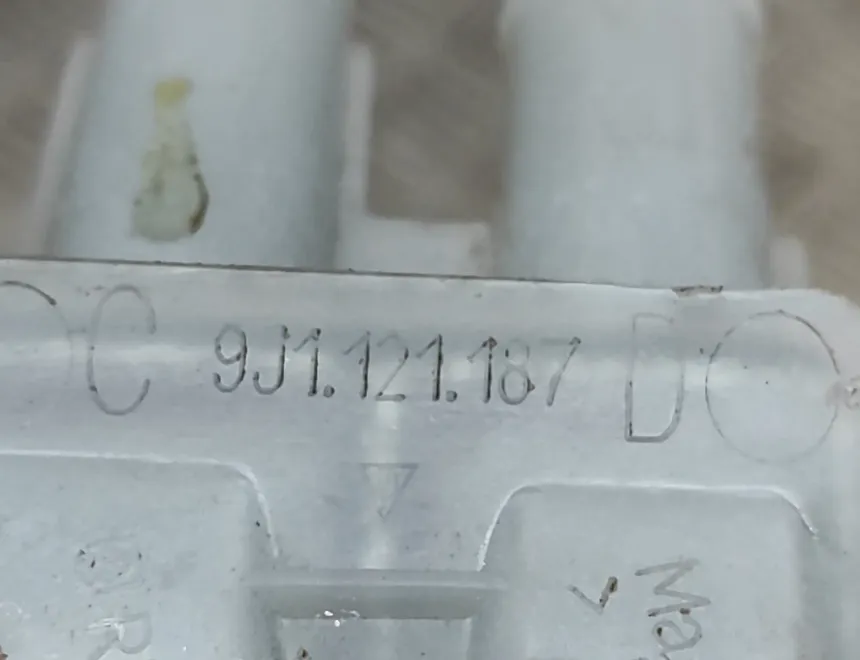 PORSCHE Taycan 1 generation (2019-2023) Фланец на охладителната система 9J1.121.187.D,9J1121187D 25128400