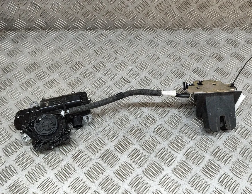 AUDI A4 B9/8W (2015-2024) Заключване на багажника на задната врата 4M0827506B,3V5827887A 26366850