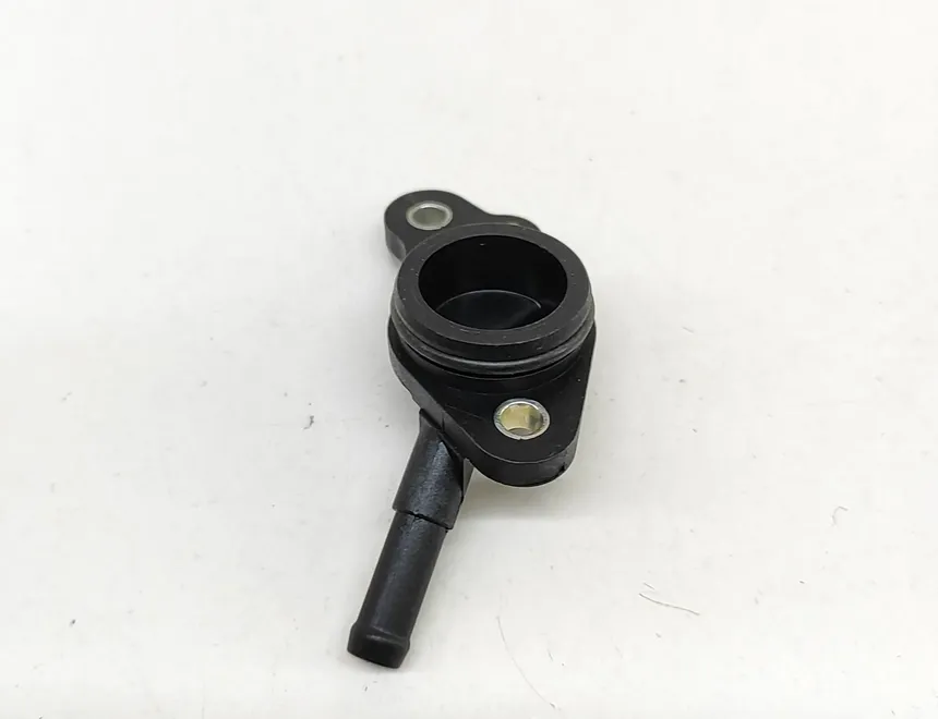 AUDI A3 8V (2012-2020) Фланец на охладителната система 06K121132 28001149