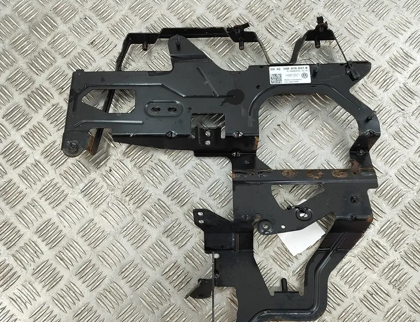 VOLKSWAGEN Golf 7 generation (2012-2024) Други части на тялото 5QE816037B 30386306