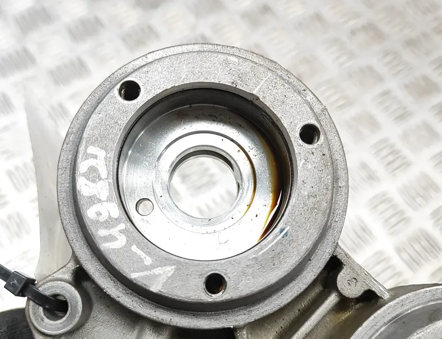 VOLKSWAGEN Golf R 7 generation (2013-2019) Други части на двигателното отделение 06L103166F 31046341