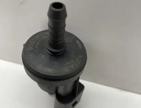 AUDI A6 C6/4F (2004-2011) Вакуумна тръба 06E906517A 34328922