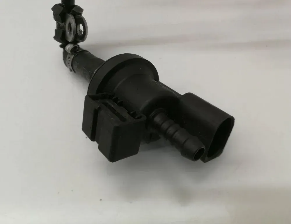 AUDI A6 C6/4F (2004-2011) Вакуумна тръба 06F133781M 34449215