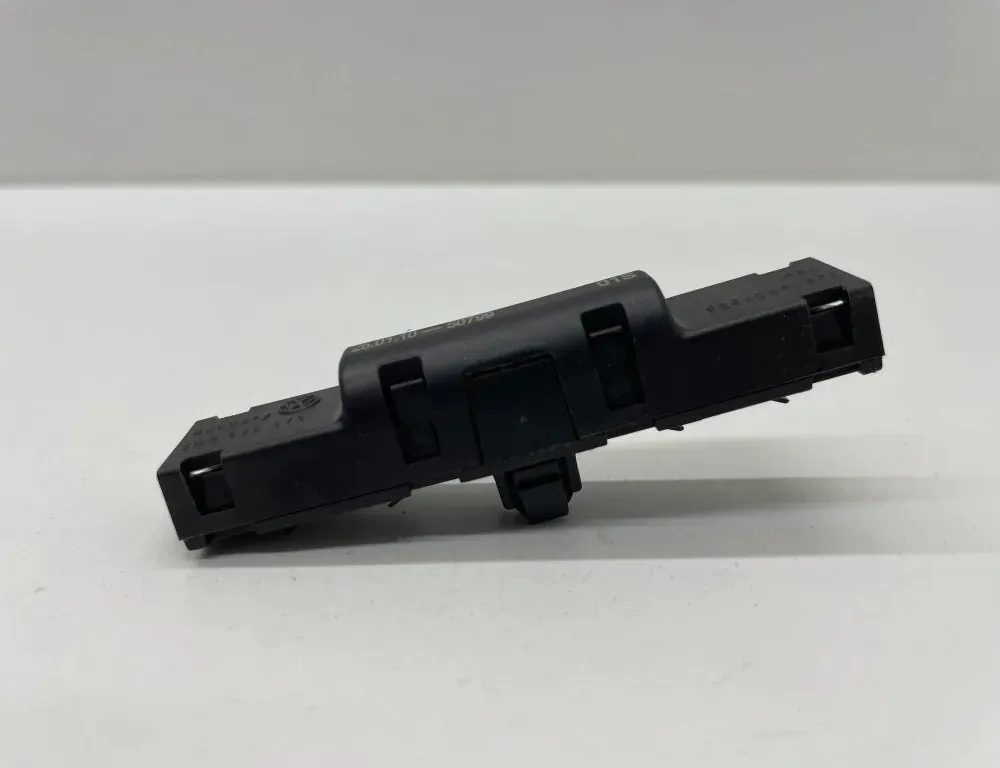 VOLKSWAGEN Golf 7 generation (2012-2024) Антенен усилвател с капак на багажника 5N0035570 34443994