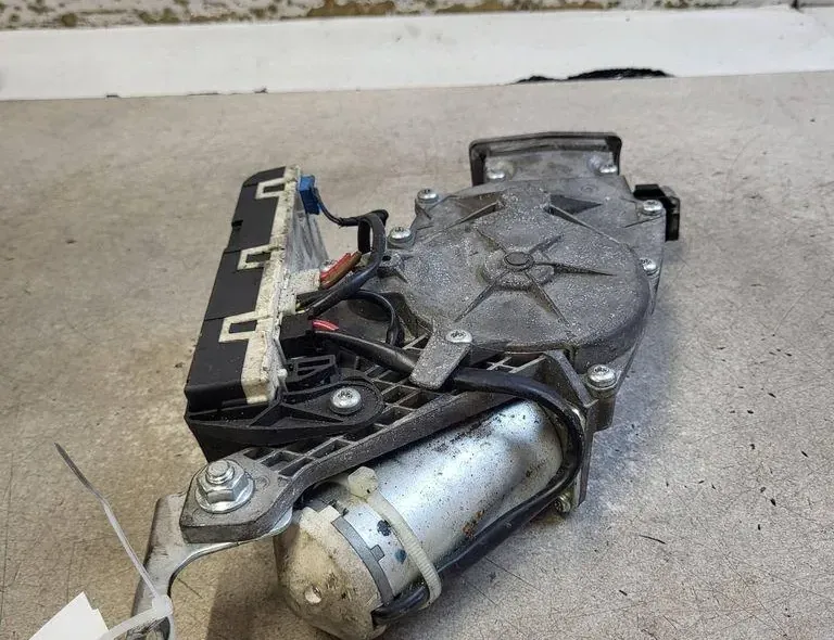 MERCEDES-BENZ C-Class W204/S204/C204 (2004-2015) Мотор за плавно затваряне на багажника на задната врата A2048202842 34934673