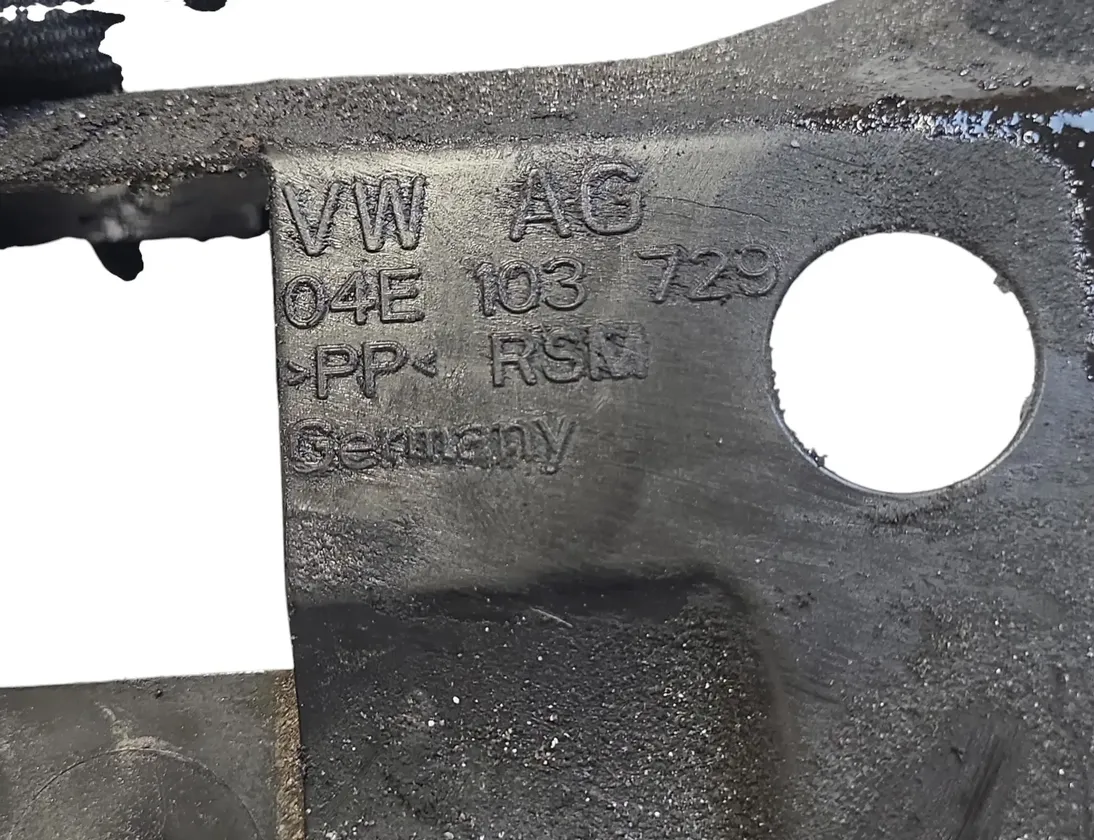 SKODA Superb 3 generation (2015-2023) Други части на двигателното отделение 04E103729 29545671